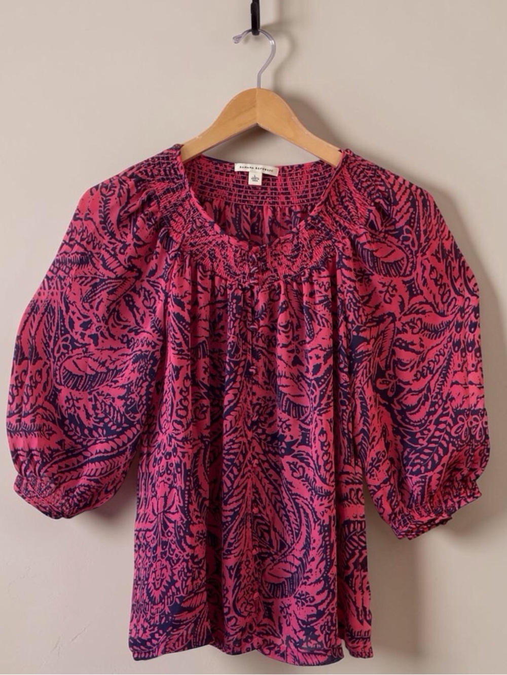 Banana Republic Pink Navy Paisley Smocked Blouse 3/4 Sleeve Women’s L